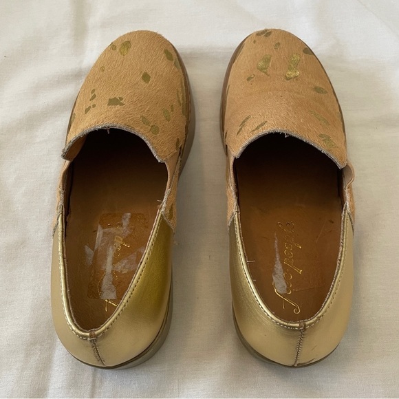 Free People 36 (US 6) Varsity Slip On Flats ~ Gold & Tan Calf Hair Shoes Casual - Picture 5 of 10